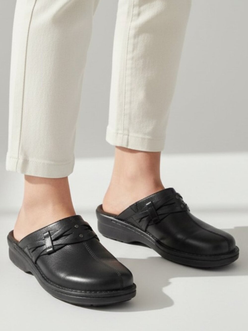 Y2K leather mules - Clarks brand